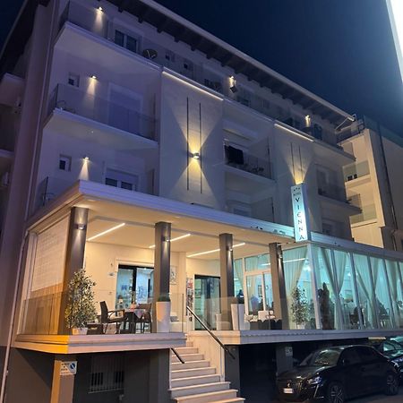 Hotel Vienna Rivazzurra ริมินี ภายนอก รูปภาพ