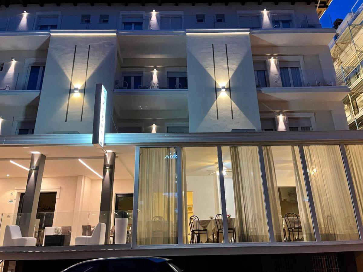 Hotel Vienna Rivazzurra ริมินี ภายนอก รูปภาพ