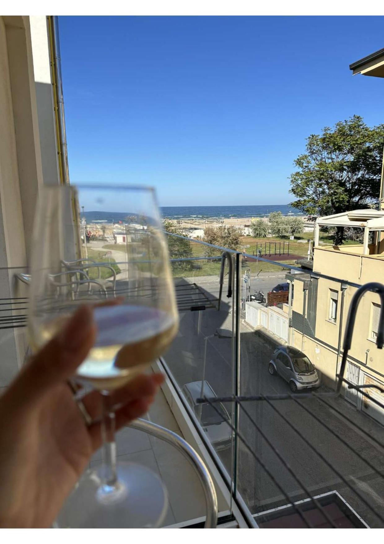 Hotel Vienna Rivazzurra ริมินี ภายนอก รูปภาพ