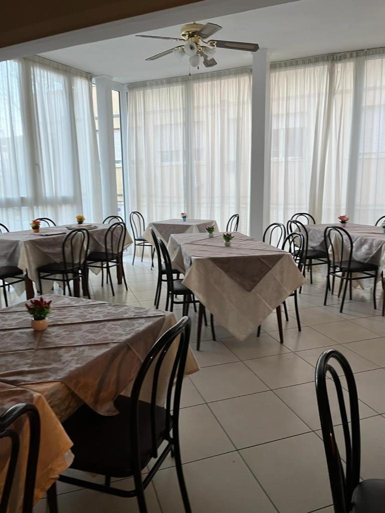Hotel Vienna Rivazzurra ริมินี ภายนอก รูปภาพ