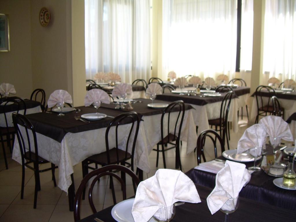 Hotel Vienna Rivazzurra ริมินี ภายนอก รูปภาพ
